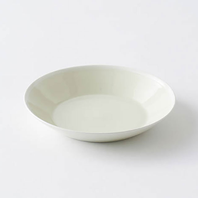 波佐見焼 ホワイトライン 20cm皿 ベージュ | 奥川陶器(奥川陶器