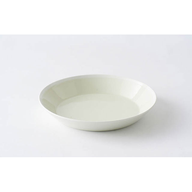 波佐見焼 ホワイトライン 20cm皿 ベージュ | 奥川陶器(奥川陶器