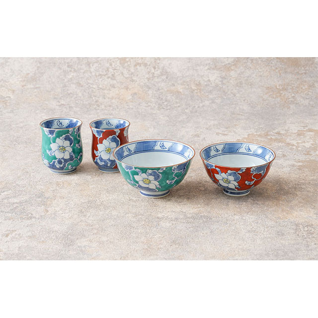 送料無料】有田焼 判兵エ窯 染錦唐花茶碗（緑・赤）または湯呑（緑・赤